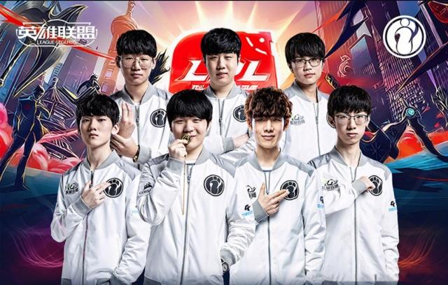 绿色传奇续写篇章 李磊200场纪念仪式举行 全场掌声献给老将